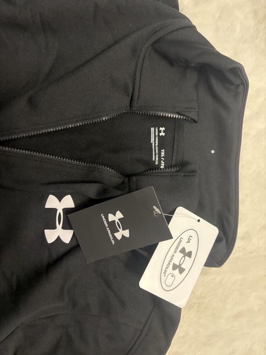 анцуг Under Armour