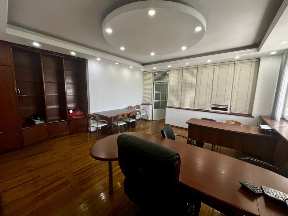 Ойбек, офис в аренду