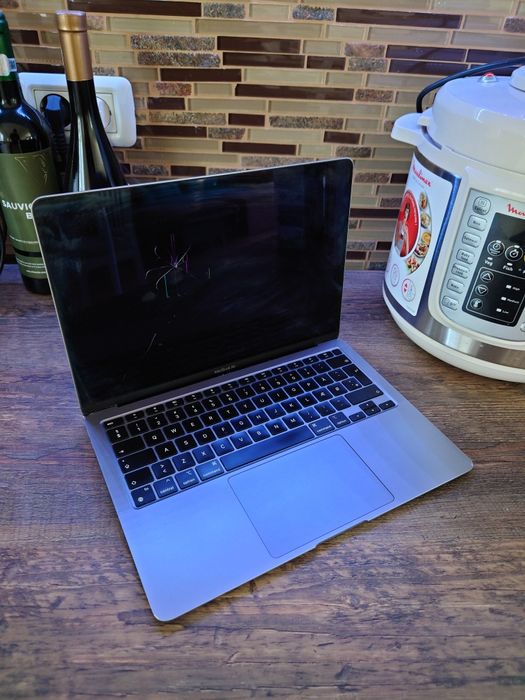 Macbook Air M1 cu display spart ( A2237) FMI :OFF