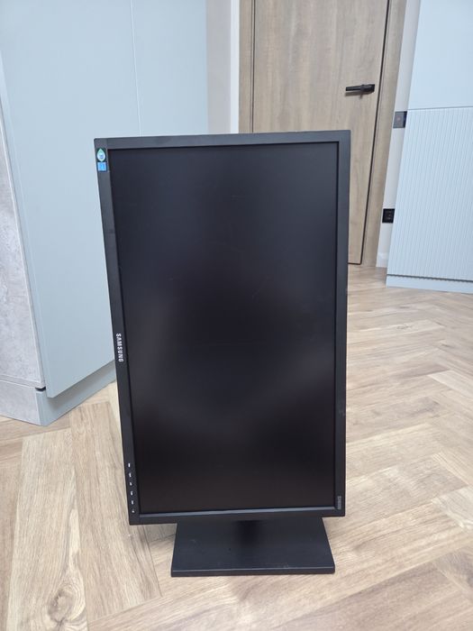 Монитор SAMSUNG S24E650