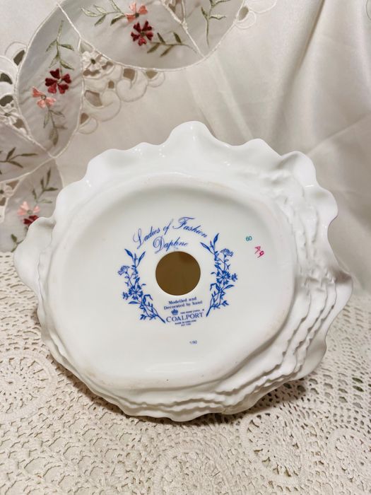 порцеланова статуетка