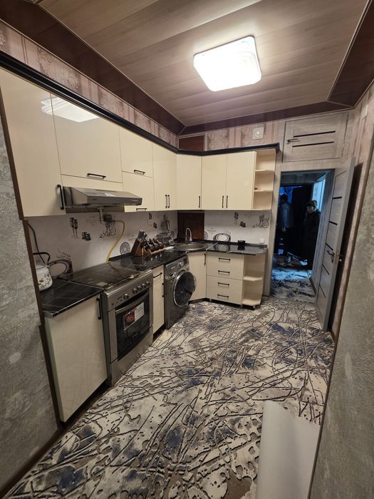 11 maktab 9 bozor oldida