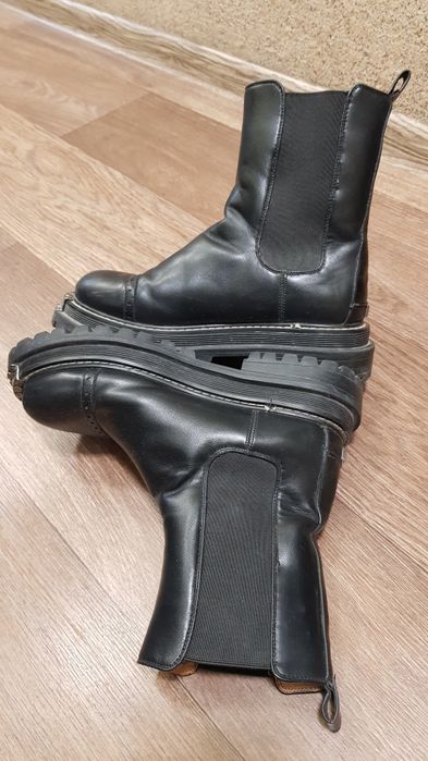 Высокие утепленные ботинки челси на девочку 36р.