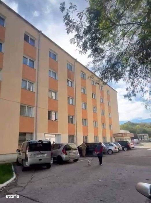 De vanzare bloc in Roman