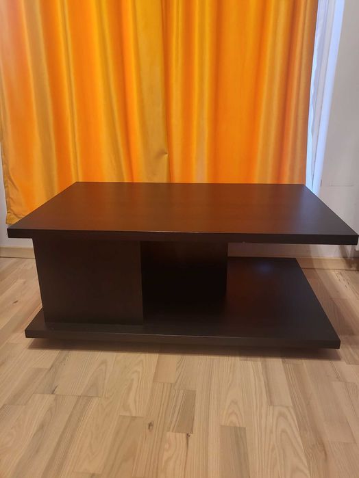 Masuta moderna cu raft