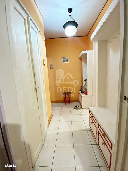 Apartament cu 2 camere de vanzare zona Rogerius, Oradea