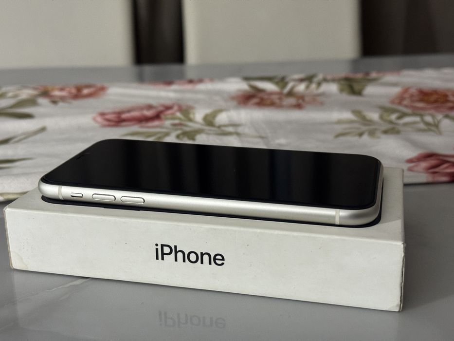 iPhone 11 White, 64gb, liber de retea, stare impecabila (Baterie 100%)