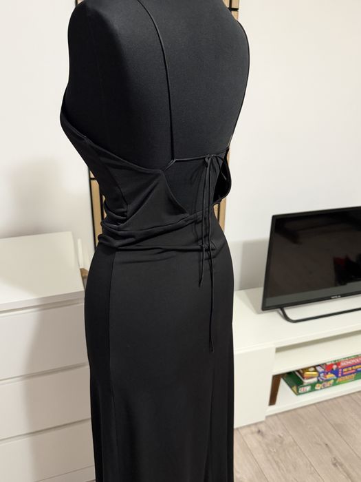 Rochie Zara neagra lunga cu spatele gol  picior crapat