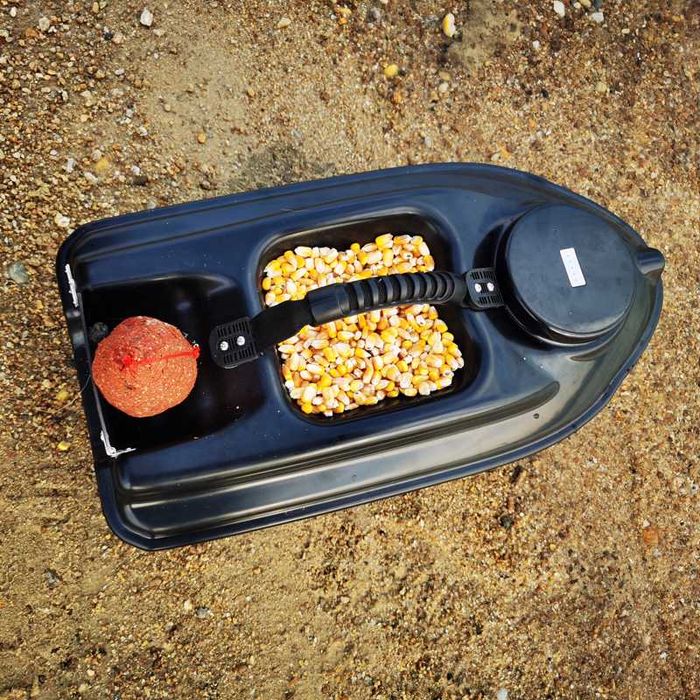 Barca pentru Plantat Momeala, Barcuta Nadit si Momit Barca pescuit