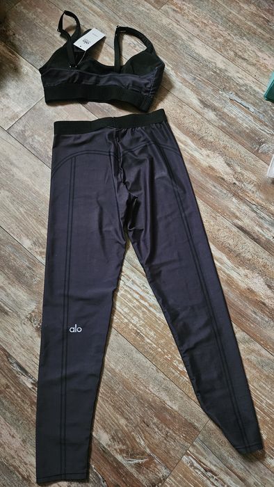 Екипи Ало Шапки  Чорапи