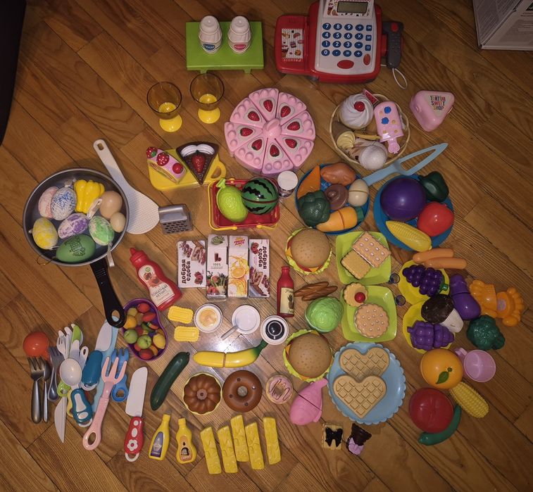 Продам детский набор игрушечной посуды  б/у