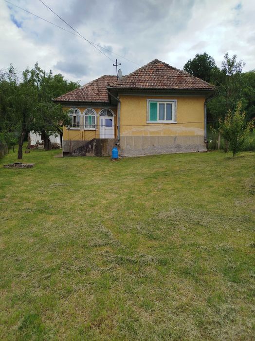 Casa de vânzare la țară