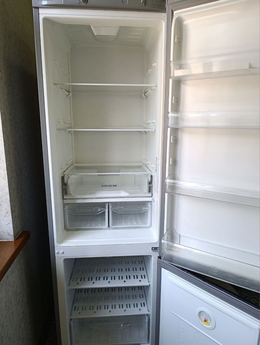 Muzlatgich Indesit DS4200 SB
