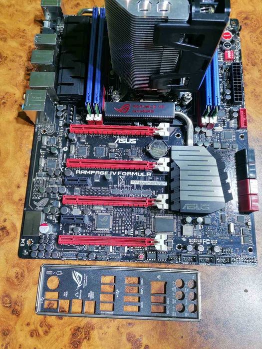 ASUS Rampage IV Formula + 32GBRam + i7 4820k