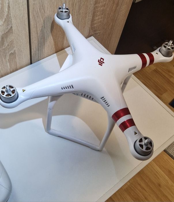 Vand Dji Phantom 3 Standard! Tot ce se vede in poze la 150 lei!