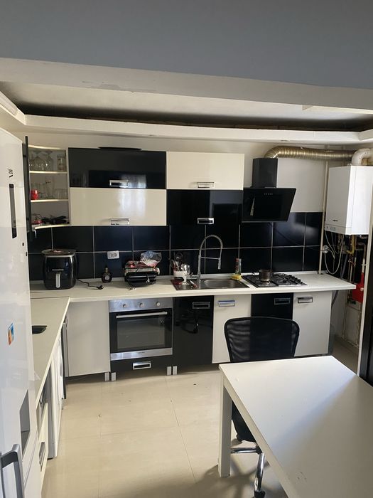Vand apartament 4 camere