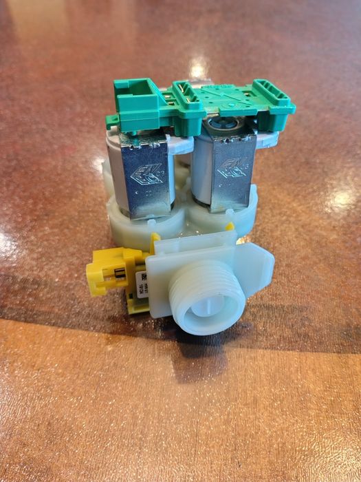 Клапанно тяло за пералня Bosch