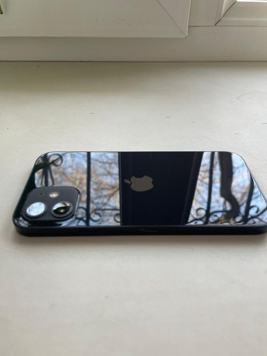 Продаю iPhone 12, 64 гб. Черный и белый