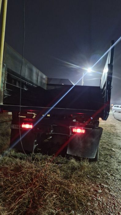 Зил на хаду жүріп тұр