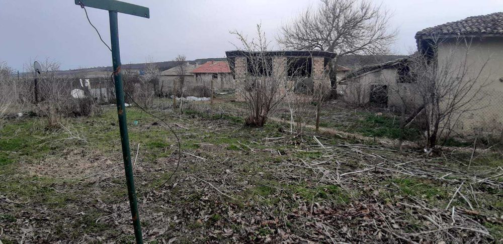 Двуетажна къща, с.Давидово