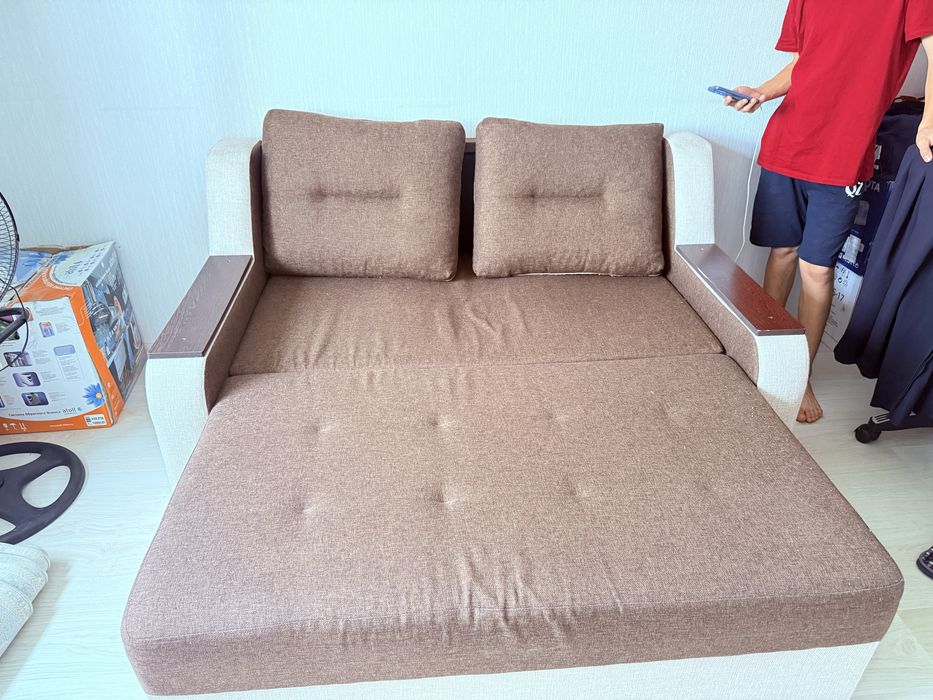 Продаю мини диван, раскладной, с двумя подушками