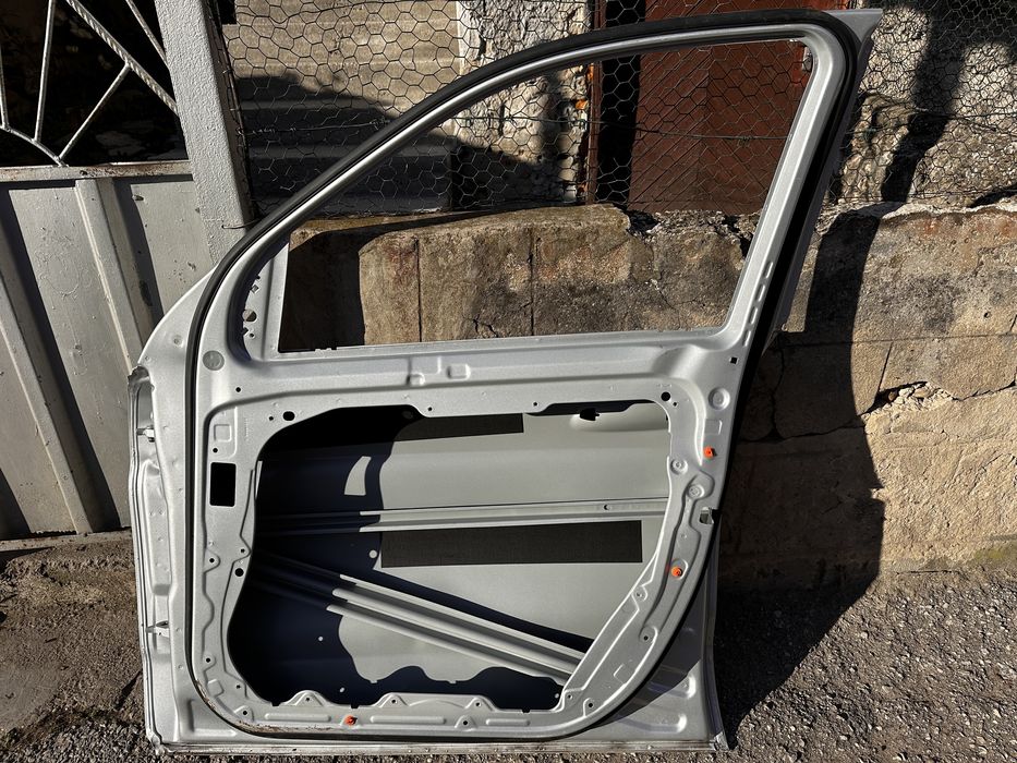 С ЩЕТА! Предна дясна врата Mercedes GLE/ML W166