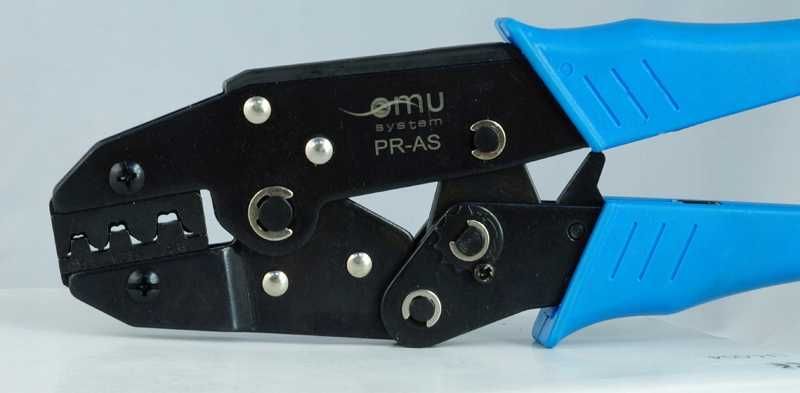 Различни клещи за кримпване / кербоване на кабелни накрайници и обувки