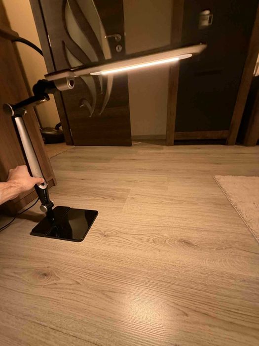 Настолна лампа за бюро