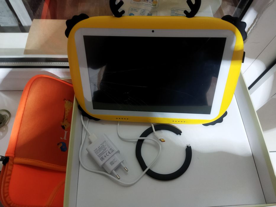 Продам планшет на запчасти.