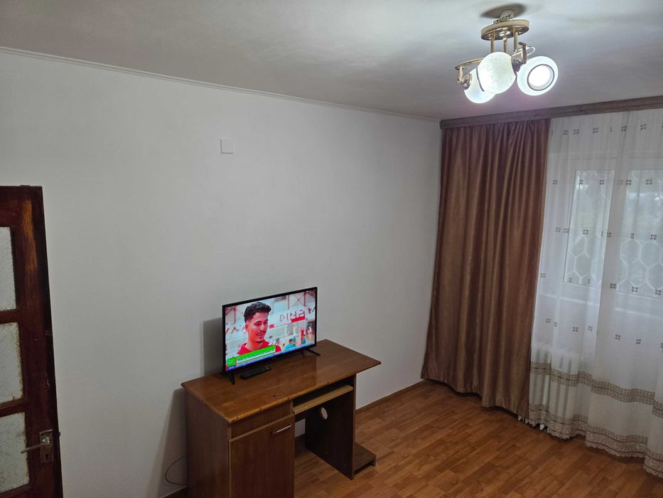 garsoniera cet constanta parter , se poate face balcon
