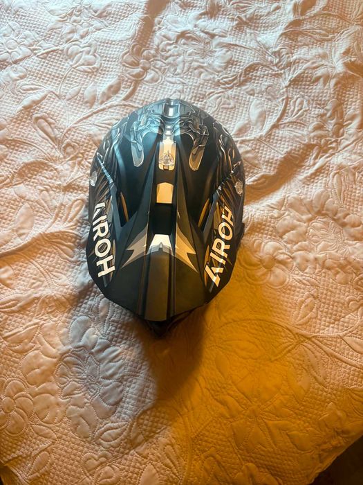 Кросова каска Airoh wraaap