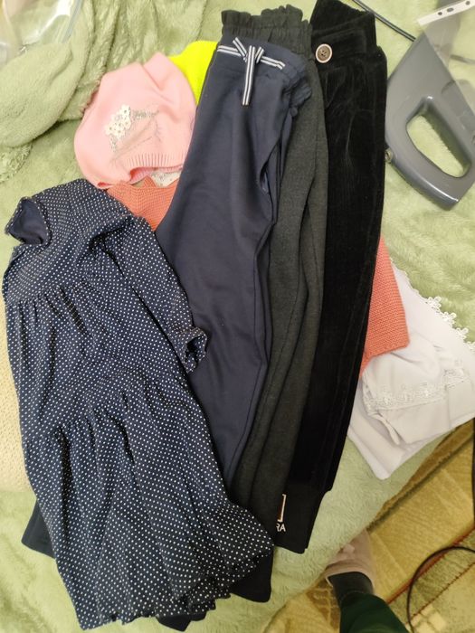 Продаю платье, юбки штаны на девочку 9 лет