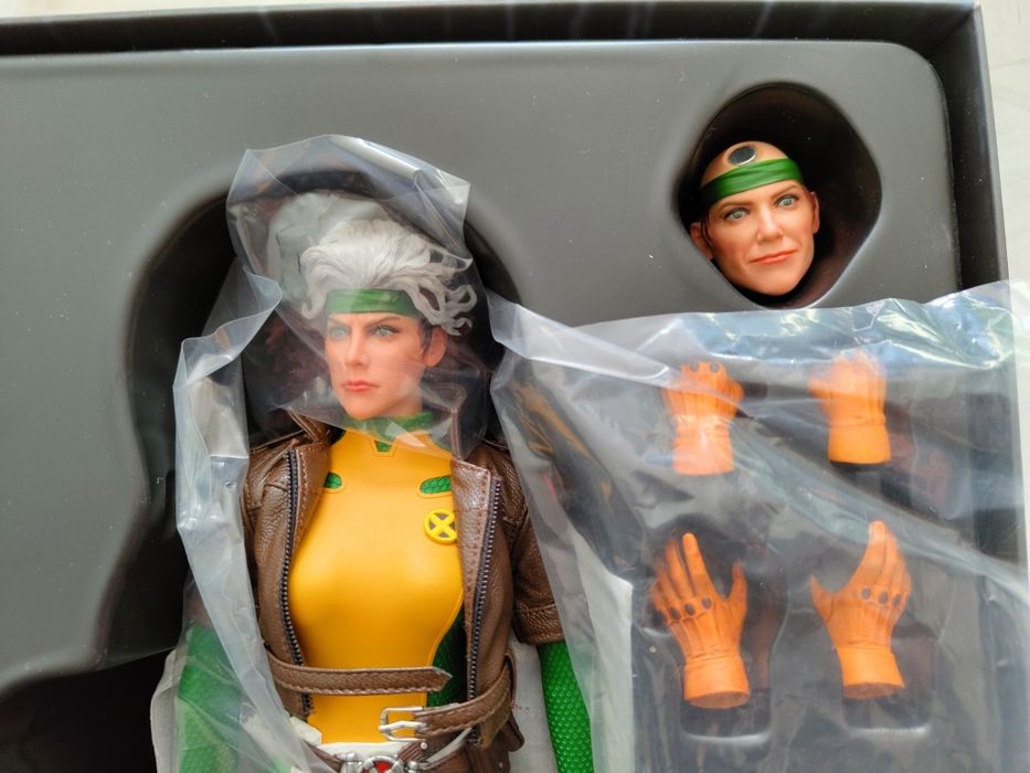 Vând figurină Rogue (X-men) scara 1/6 by Soosoo Toys