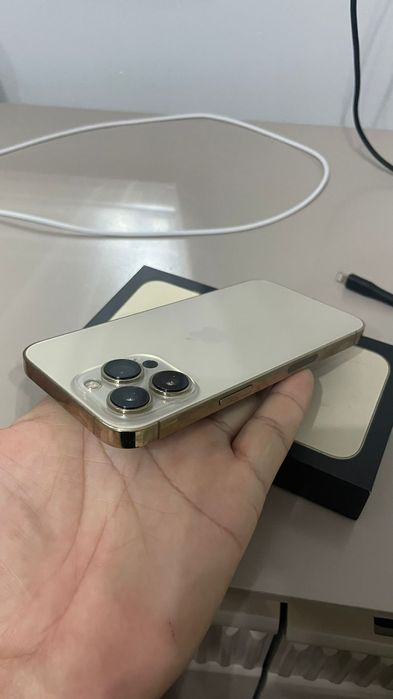 Продам айфон 13 про 256г