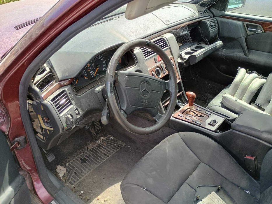 Продавам части за Mercedes-Benz 290 (1996-1997 г.)