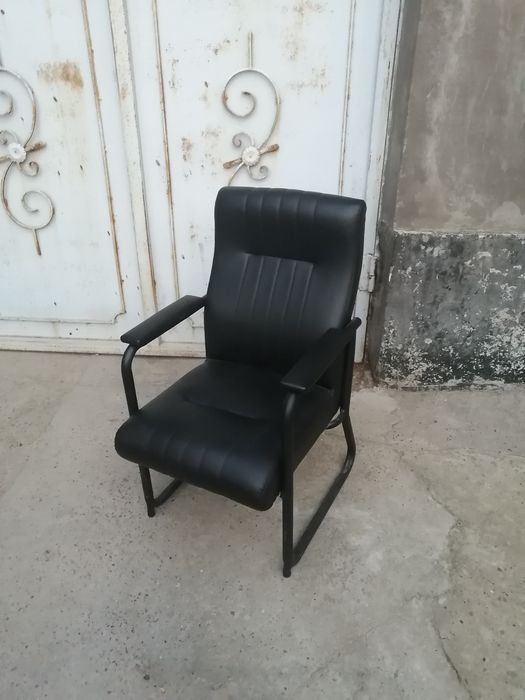 Kreslo ofisniy xolati yahwi