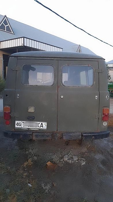 Uvaz  avto mashinasi