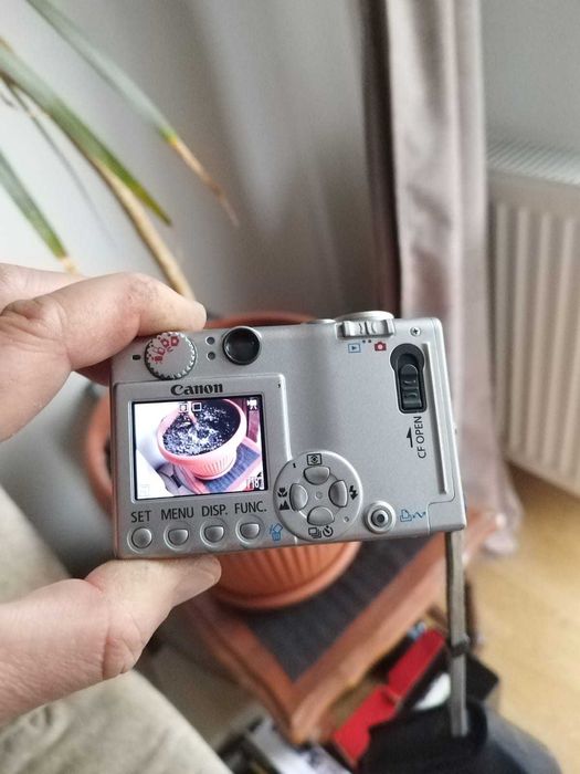 Canon Ixus 500 Camera foto/video digitala vintage Functionala