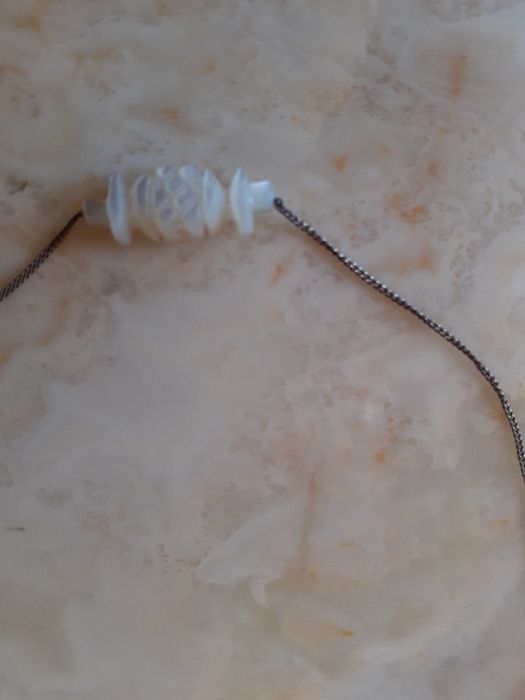 Сребърно колие със седеф