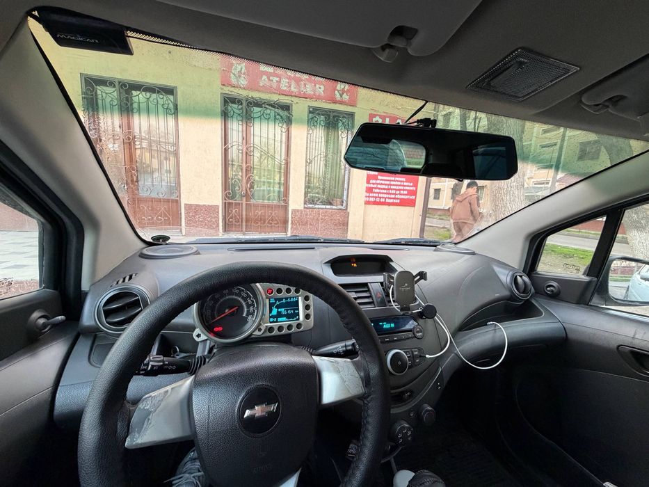 Продается машина SPARK 2012 года