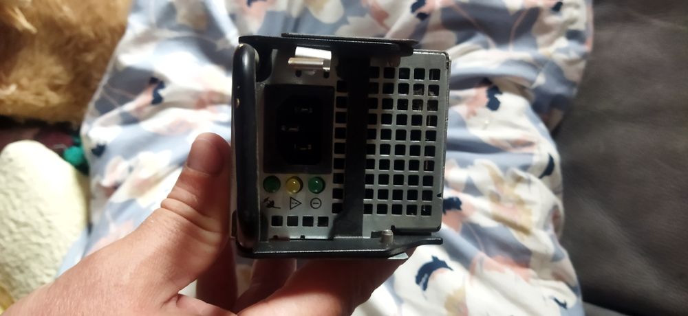 Sursa  Dell model N750P-S1