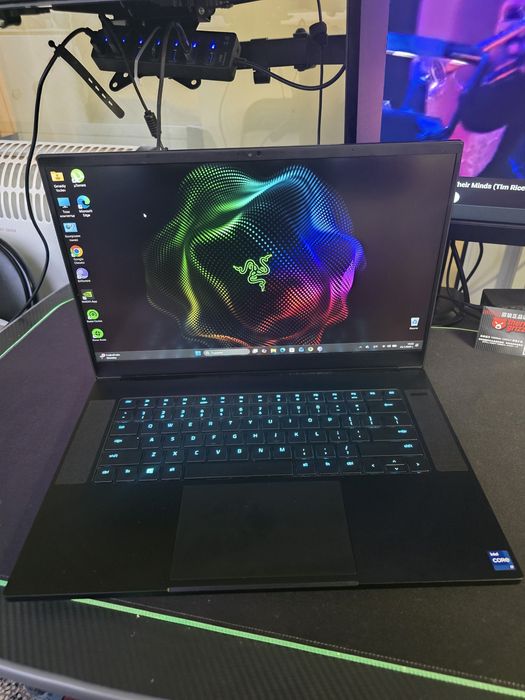 Геймърски лаптоп Razer Blade 15 Advanced- i7-11th gen, 32 gb ram, 1Tb