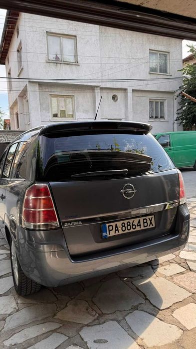 Опел Zafira Cosmo 2007г
