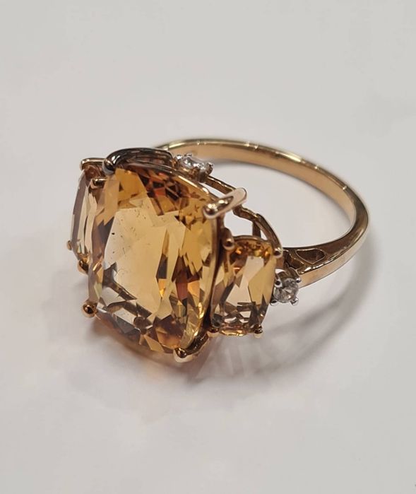 Inel realizat din aur galben 10k, cu citrinenaturale si cubic