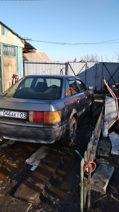 Продам Ауди 80 1.8