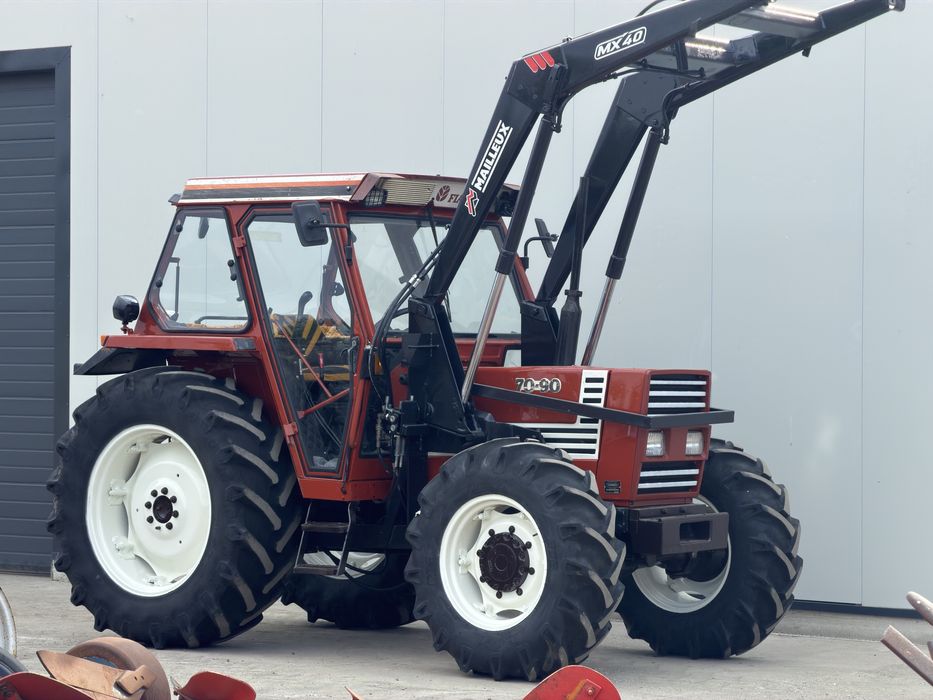 Tractor Fiat Agri 70 90 Incarcator Maillux MX 40 cabina  SuperComfort import  Belgia New Holland Case Claas John Deere Fiat 80 90 Fiat 88 94