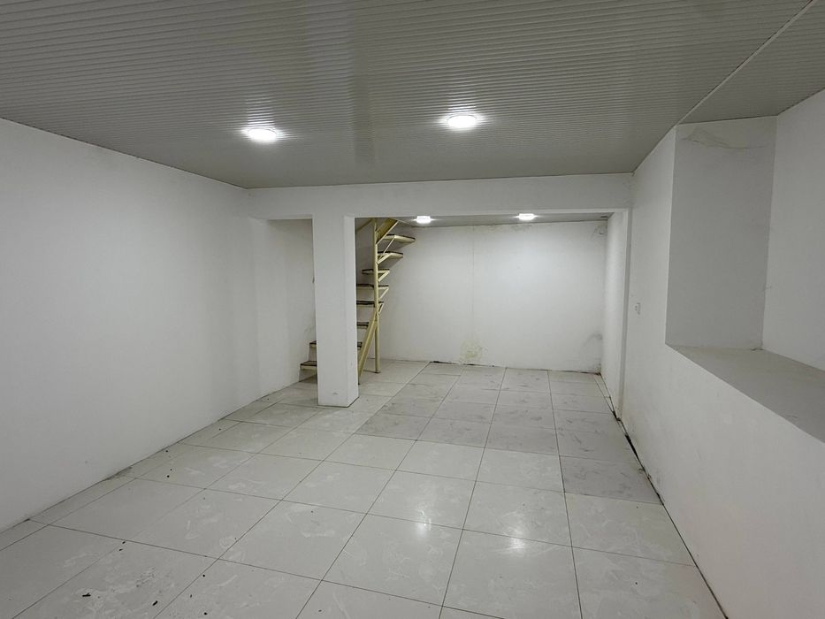 Продается  дом сфасадом под нежилой в центре