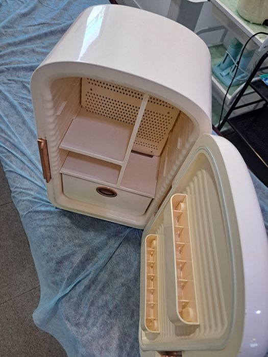 Холодильник мини для косметики