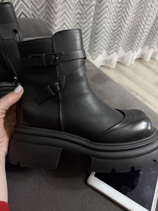Ботинки осенние 38 размер