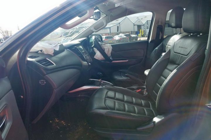 Dezmembrez Mitsubishi L200 5